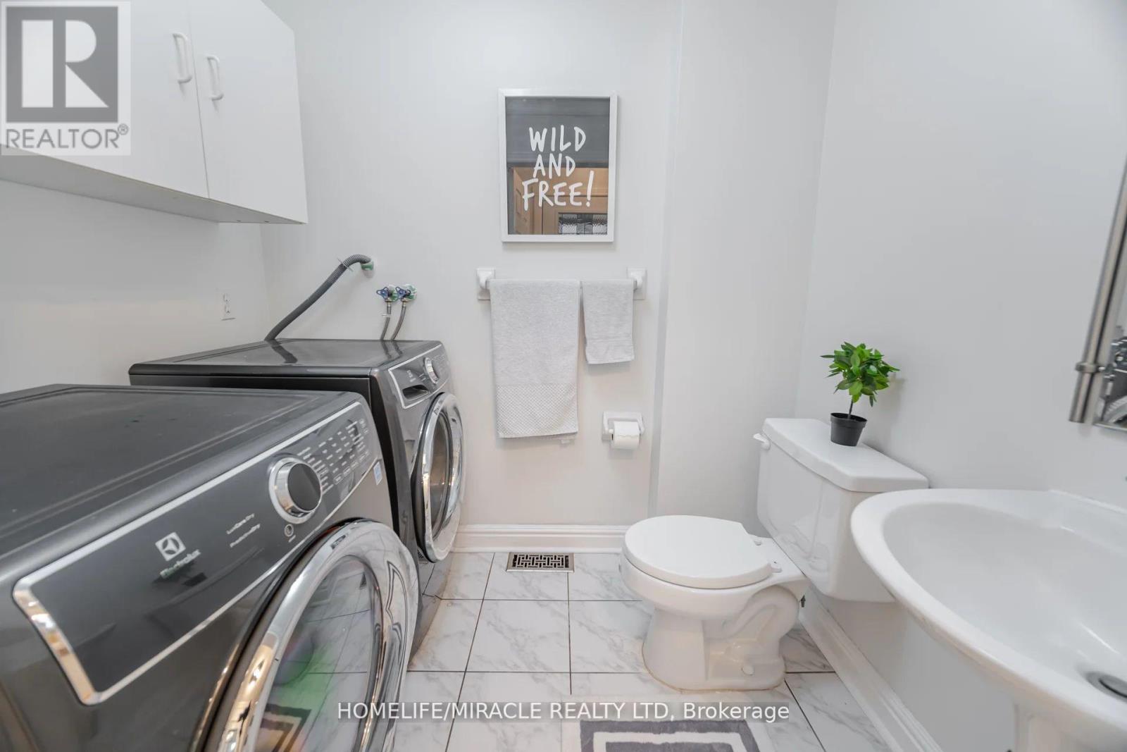 Photo 19 of 5339 Bullrush Drive, Mississauga ON