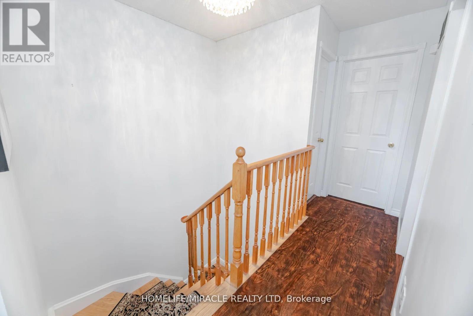 Photo 22 of 5339 Bullrush Drive, Mississauga ON