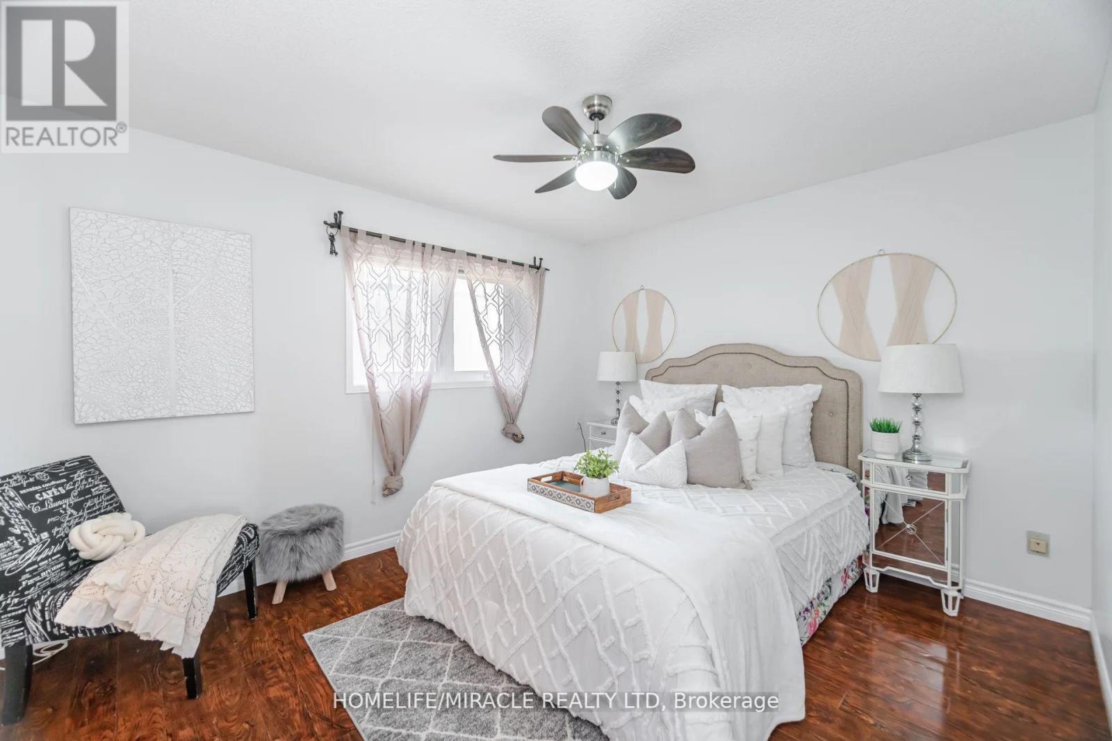 Photo 24 of 5339 Bullrush Drive, Mississauga ON