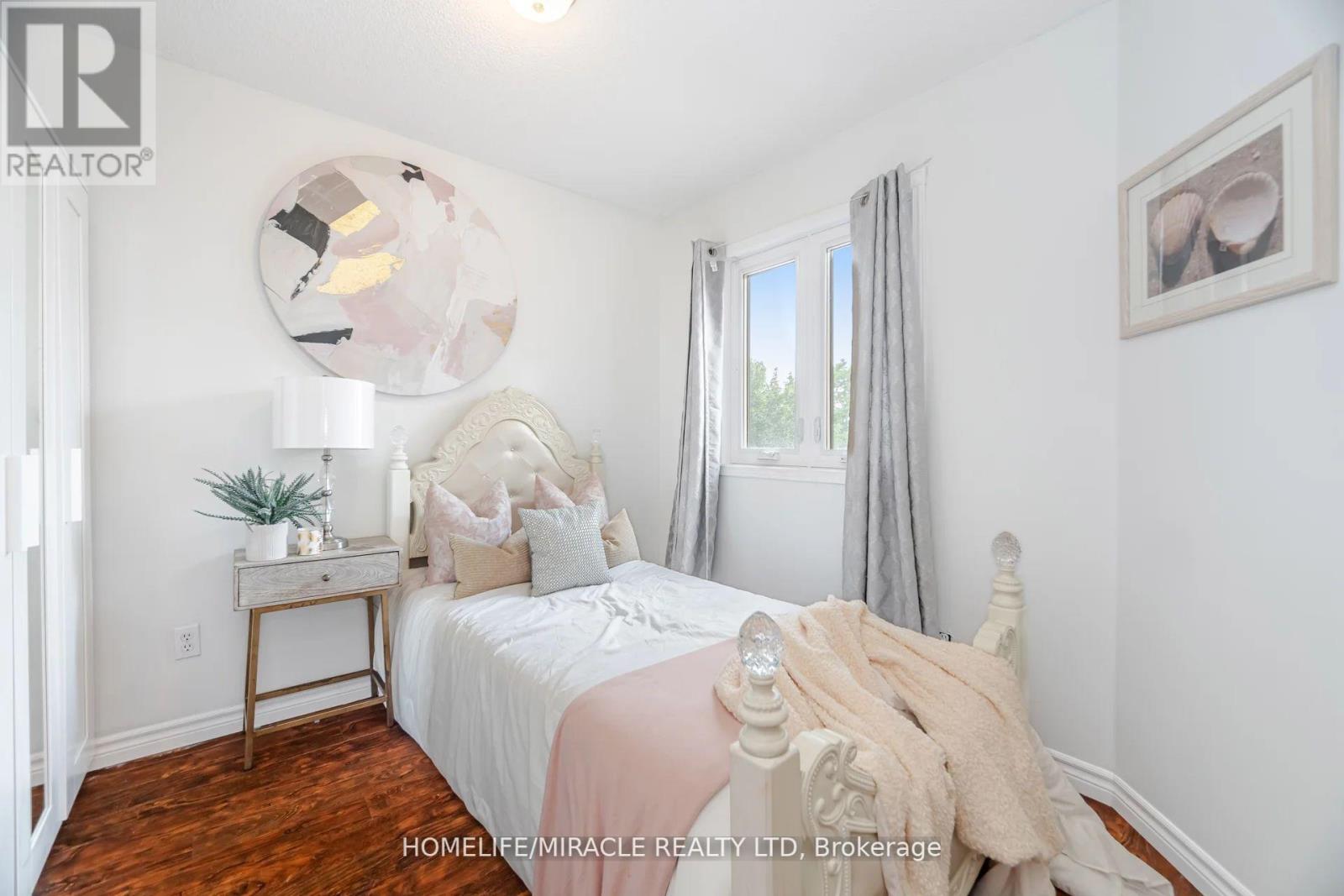 Photo 31 of 5339 Bullrush Drive, Mississauga ON