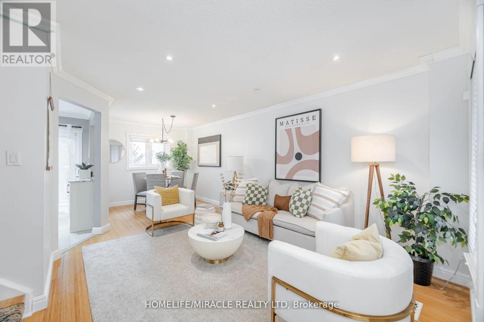 Photo 8 of 5339 Bullrush Drive, Mississauga ON