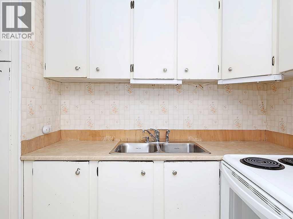 Photo 6 of 78 3223 83 Street Nw, Calgary AB