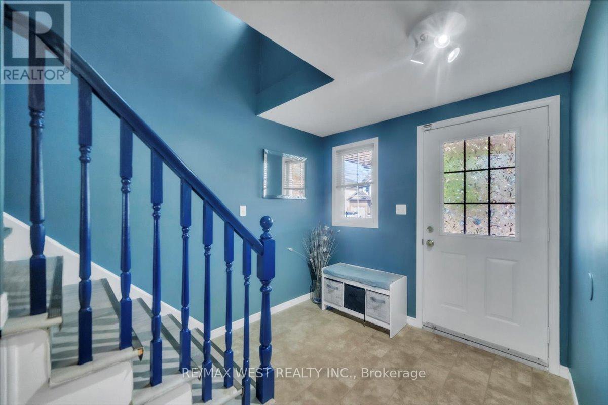 Photo 3 of 55 Dahlia Street, Kitchener ON