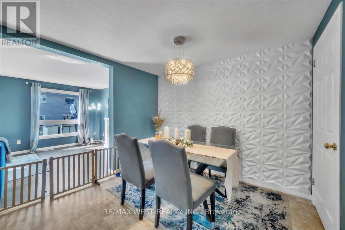 Photo 7 of 55 Dahlia Street, Kitchener ON