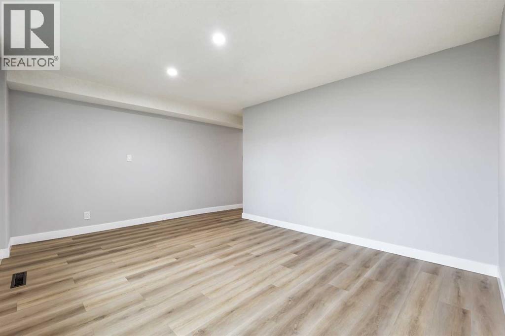 Photo 5 of 2 2311 17 A Street Sw, Calgary AB