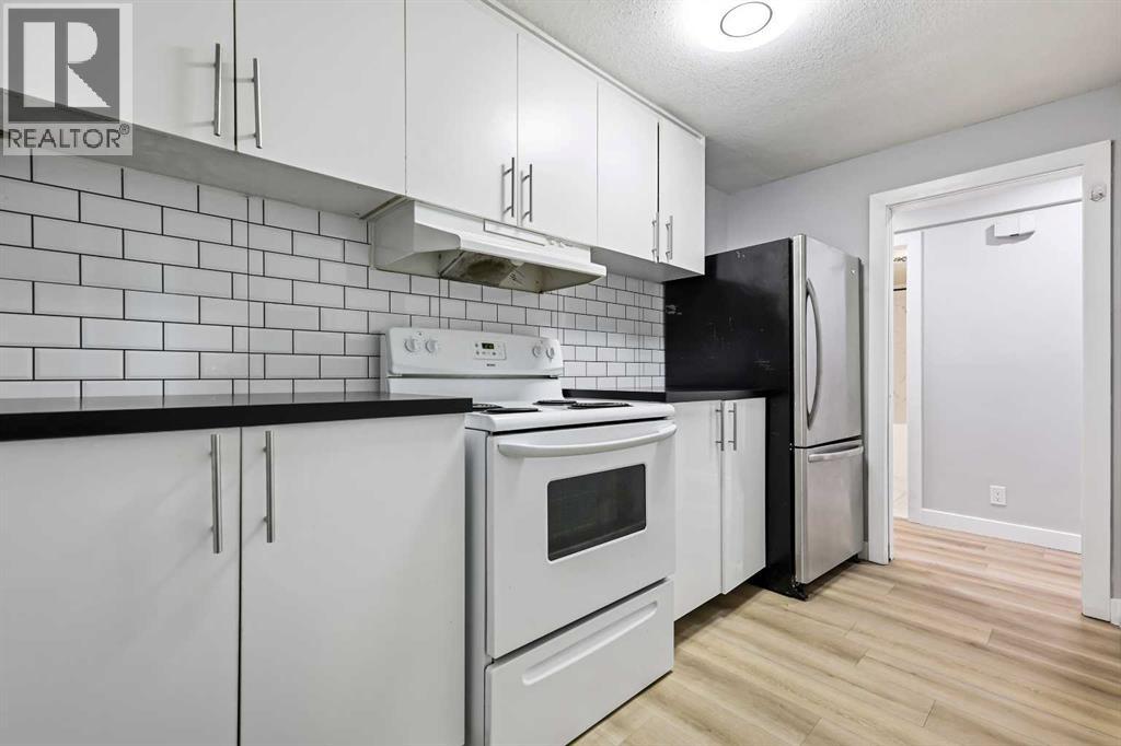 Photo 11 of 2 2311 17 A Street Sw, Calgary AB