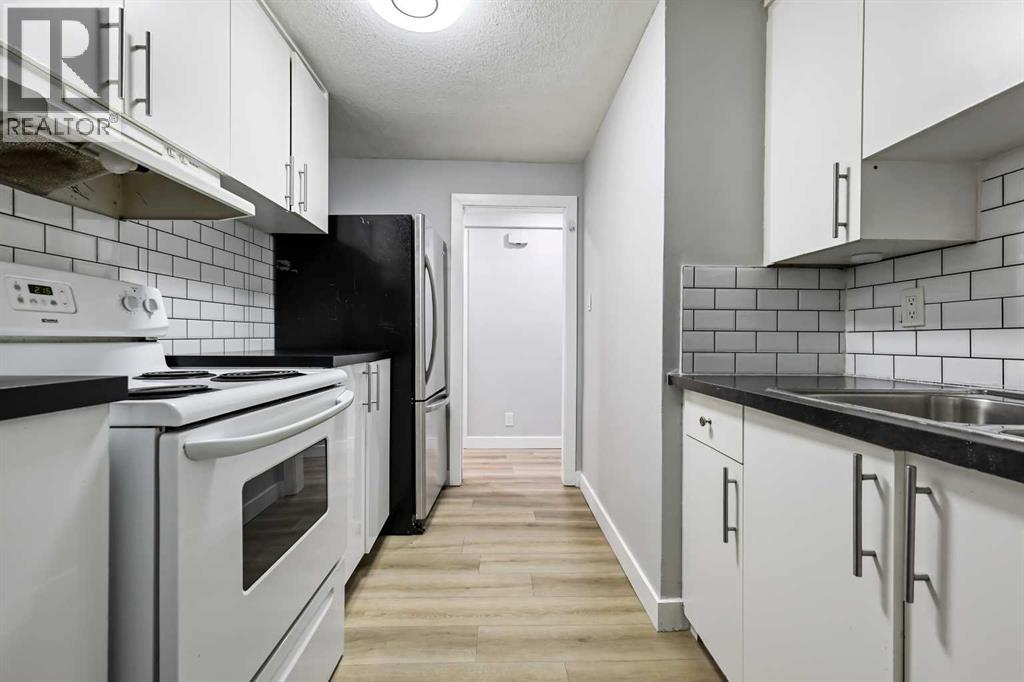 Photo 12 of 2 2311 17 A Street Sw, Calgary AB