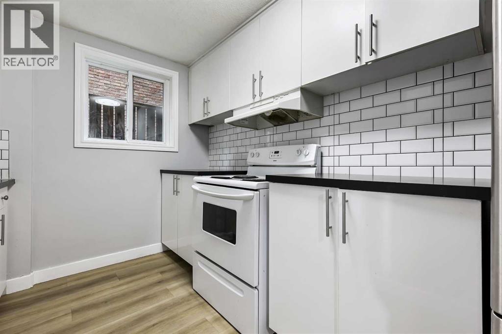 Photo 9 of 2 2311 17 A Street Sw, Calgary AB
