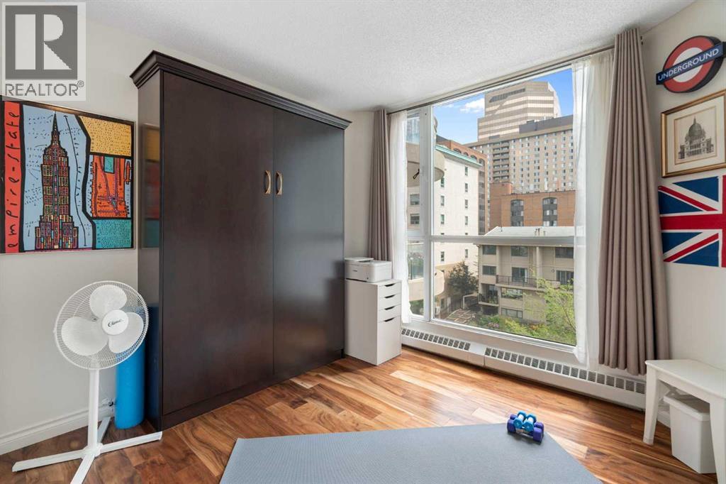 Single Family House for Sale in    Avenue SW Eau Claire Calgary 