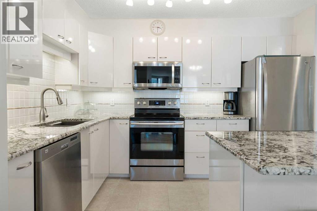 Single Family House for Sale in    Avenue SW Eau Claire Calgary 