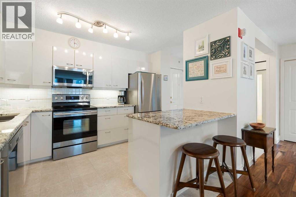 Single Family House for Sale in    Avenue SW Eau Claire Calgary 