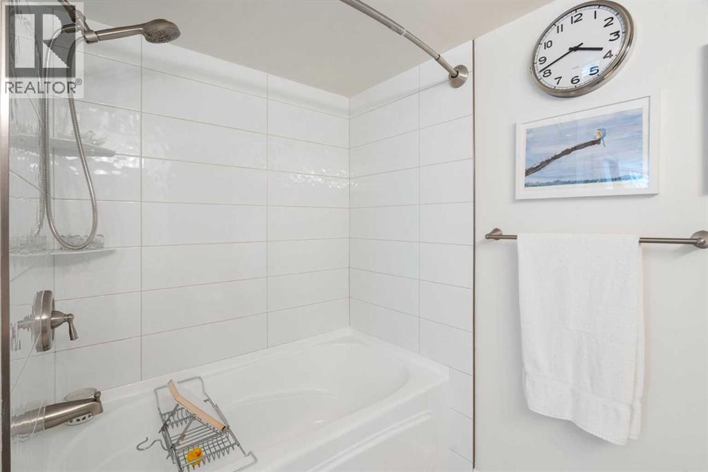 Single Family House for Sale in    Avenue SW Eau Claire Calgary 
