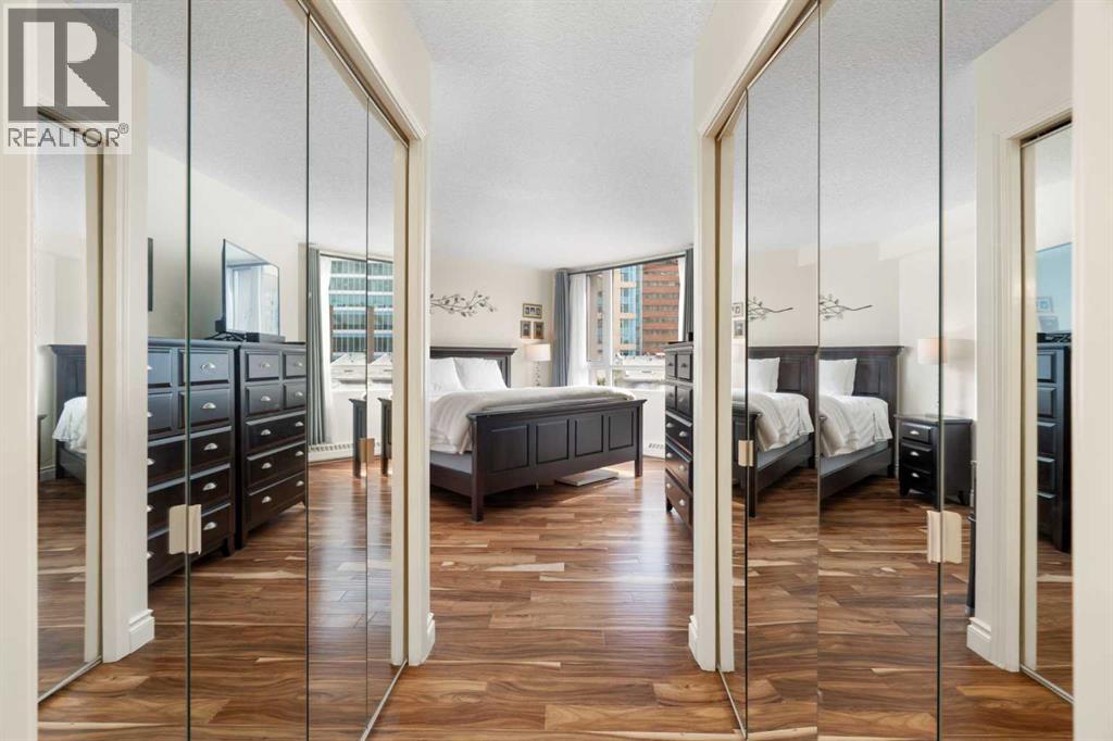 Single Family House for Sale in    Avenue SW Eau Claire Calgary 