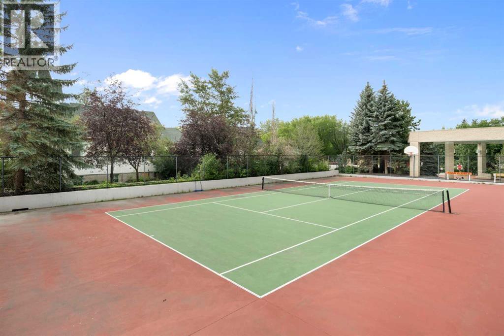 Single Family House for Sale in    Avenue SW Eau Claire Calgary 