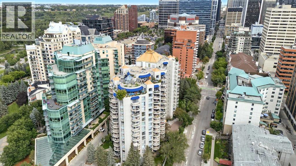 Single Family House for Sale in    Avenue SW Eau Claire Calgary 