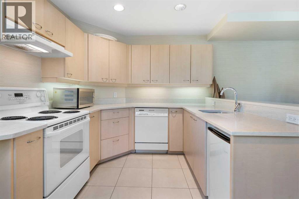 Single Family House for Sale in    Avenue SW Eau Claire Calgary 