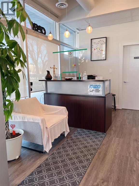 Photo 2 of 313 16 Avenue Nw, Calgary AB