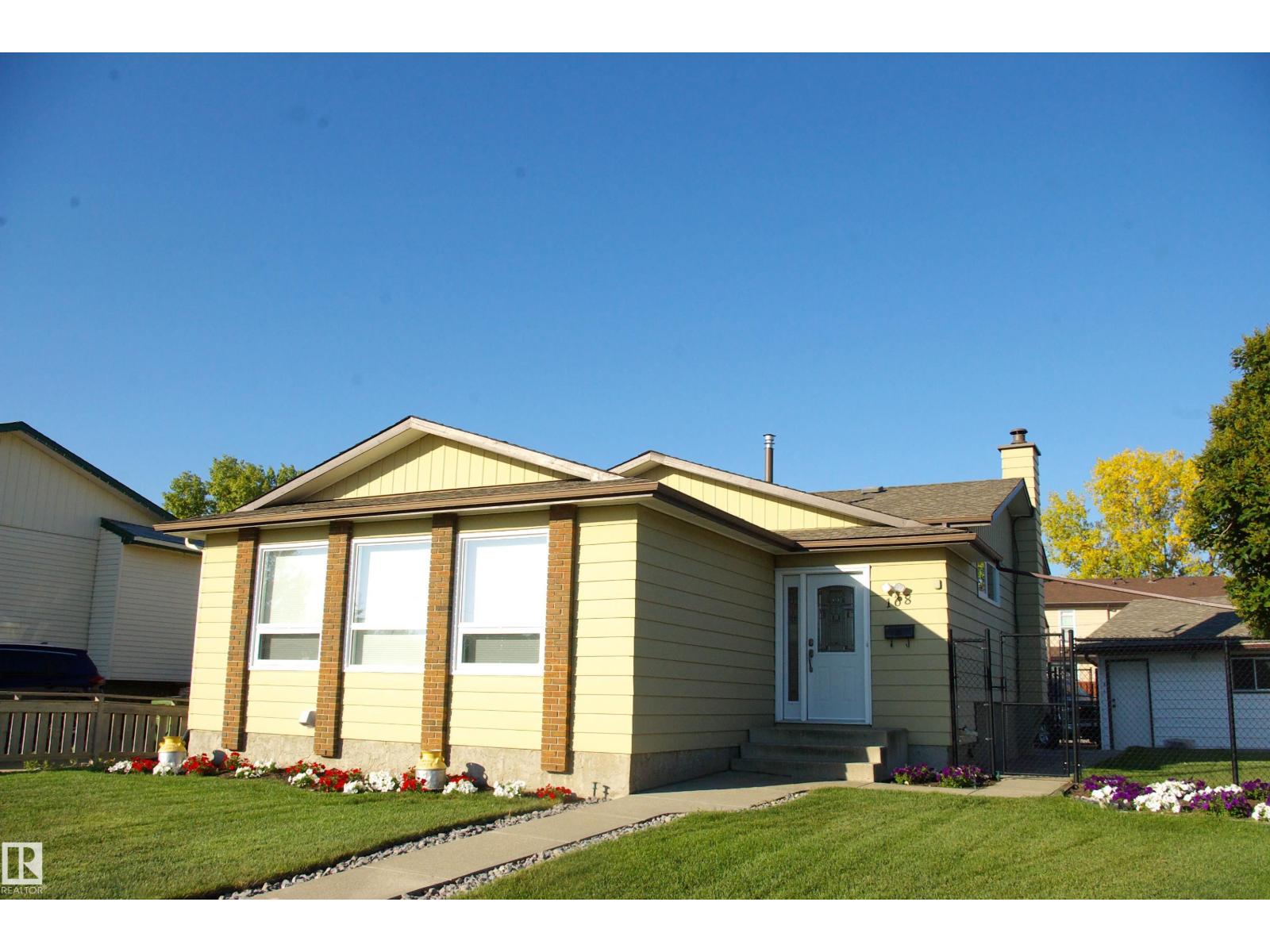 Photo 2 of 168 Warwick Rd Nw, Edmonton AB