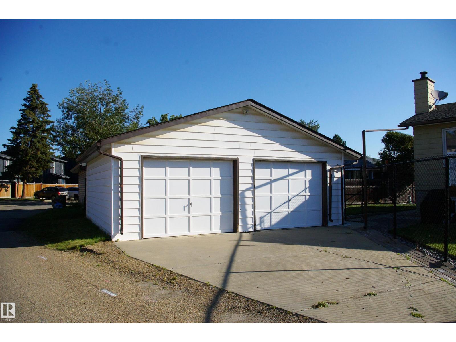 Photo 36 of 168 Warwick Rd Nw, Edmonton AB