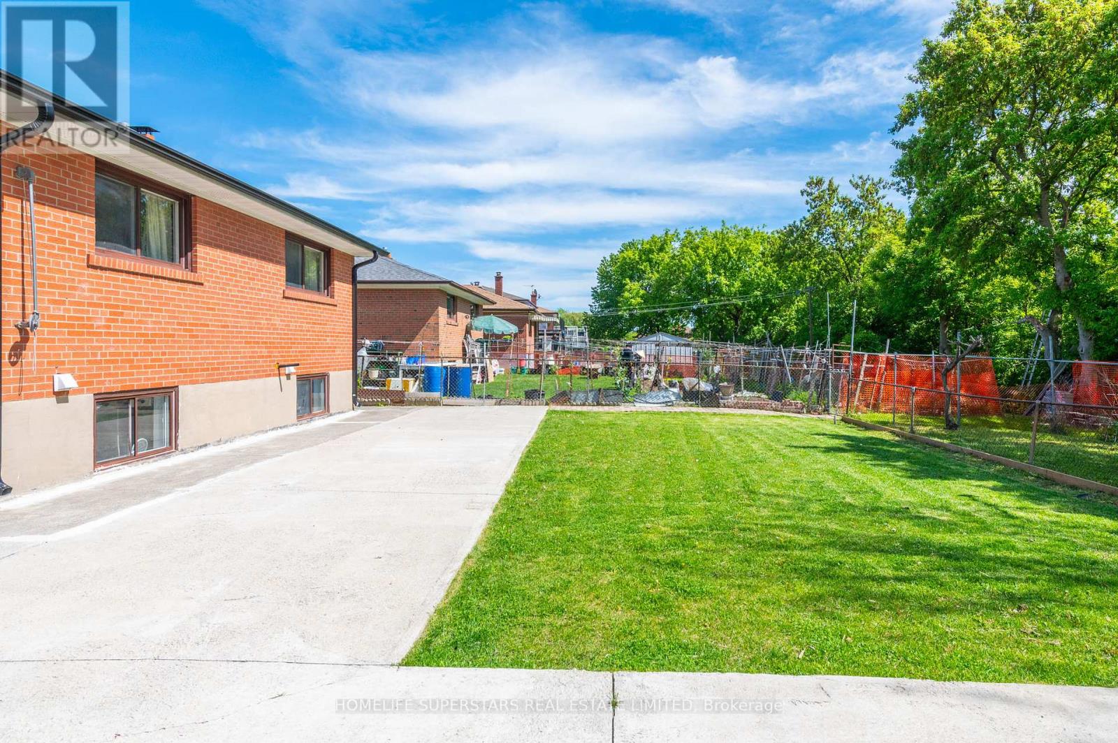 Photo 41 of 24 Archway Crescent, Toronto ON