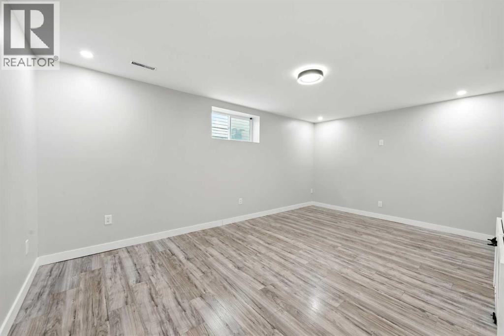 Photo 7 of 56 Luxstone Crescent Sw, Airdrie AB