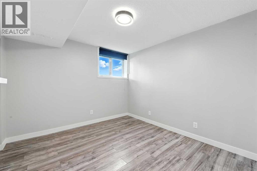 Photo 8 of 56 Luxstone Crescent Sw, Airdrie AB
