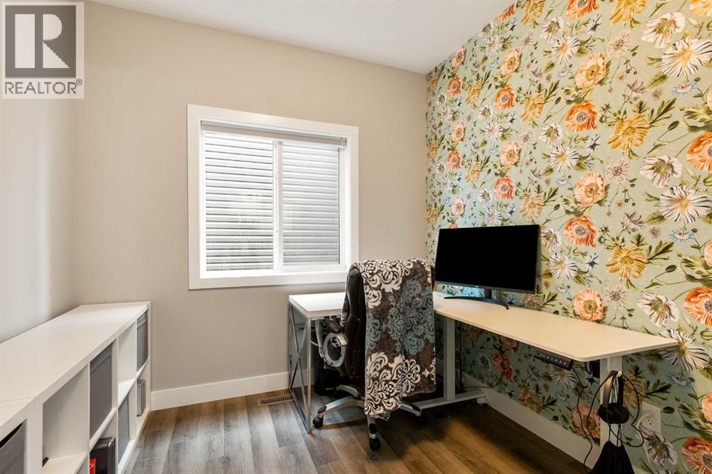 Photo 6 of 1400 Price Close, Carstairs AB