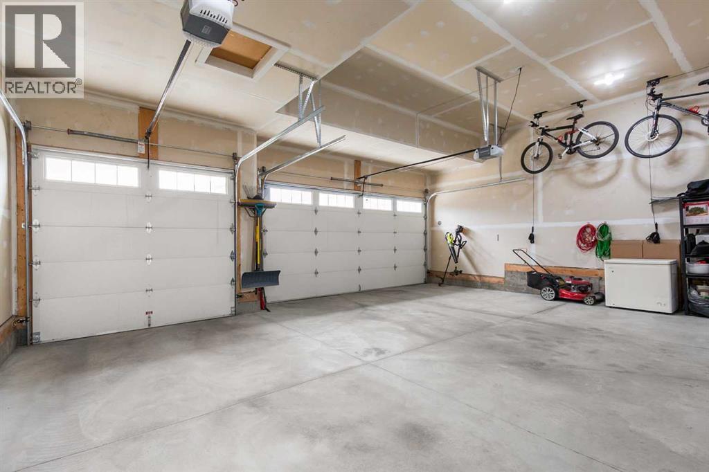 Photo 45 of 1400 Price Close, Carstairs AB