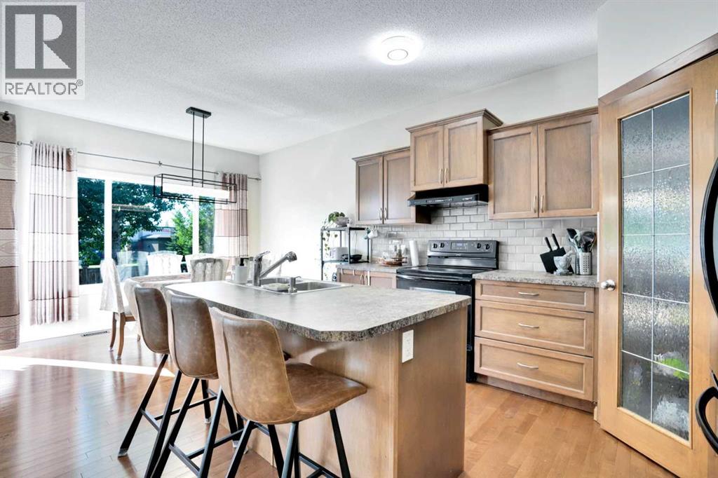 Photo 6 of 100 Cranberry Circle Se, Calgary AB