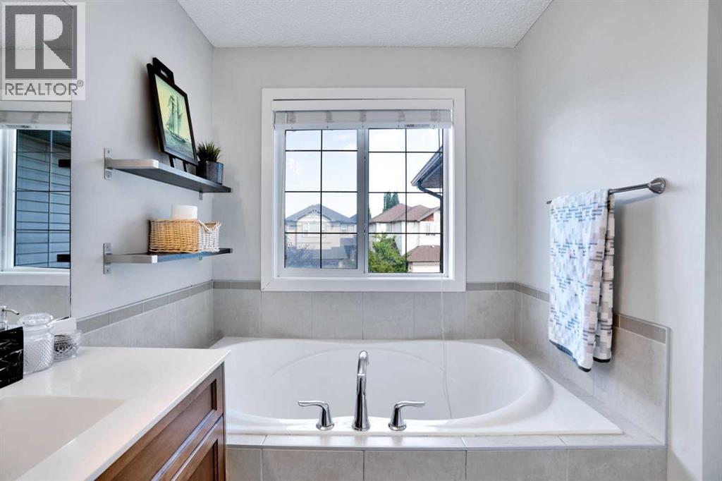 Photo 22 of 100 Cranberry Circle Se, Calgary AB