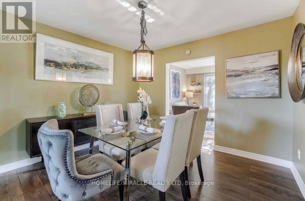Photo 2 of 33 Cathedral Road, Brampton ON