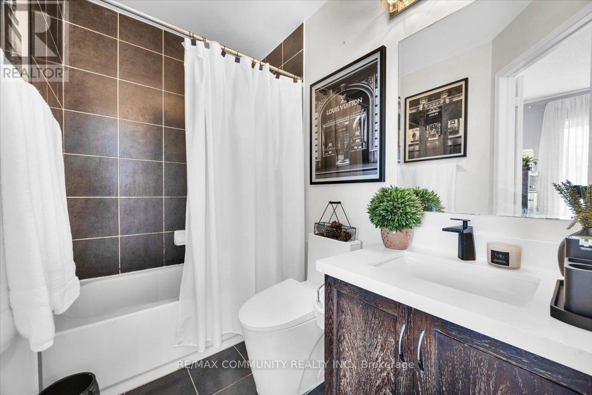 Photo 37 of 106 Barnham Street, Ajax ON