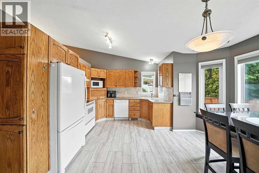 Photo 9 of 145 Castle Crescent, Red Deer AB