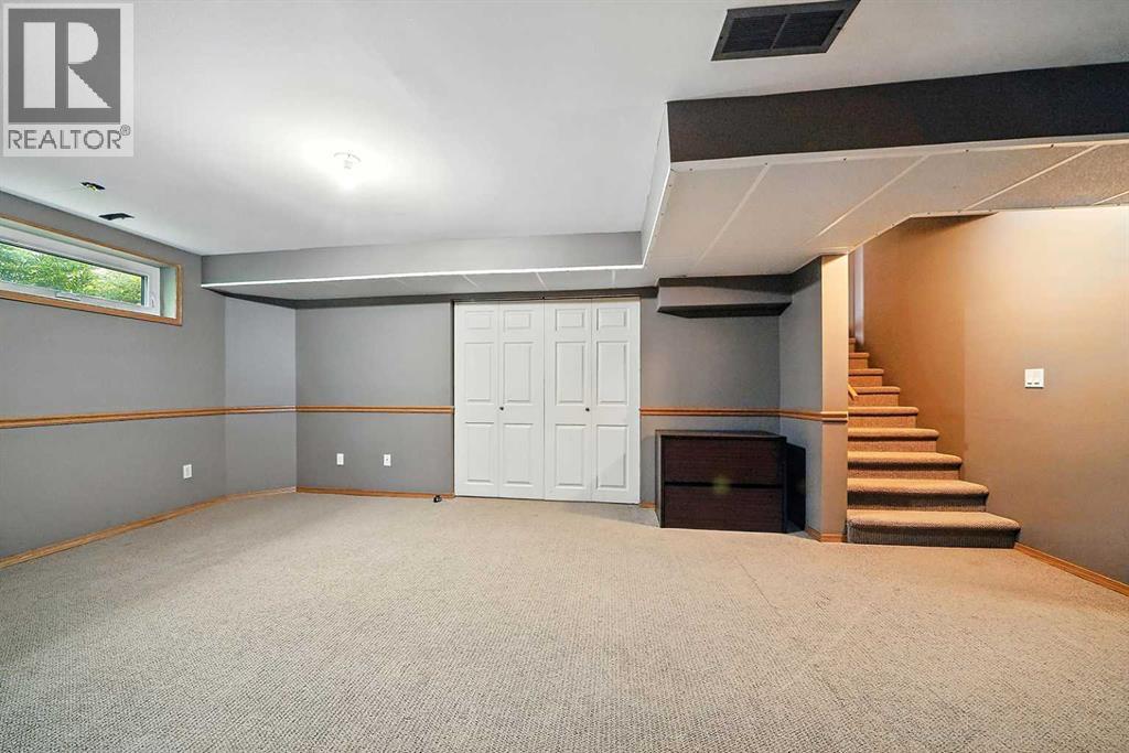Photo 25 of 145 Castle Crescent, Red Deer AB