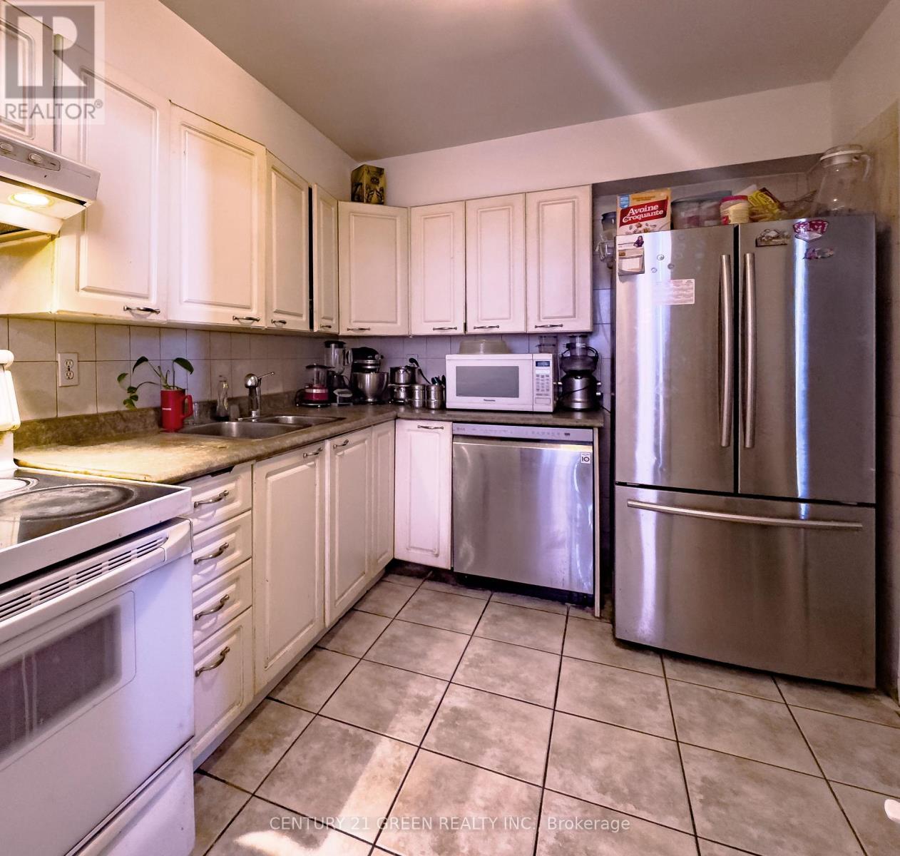 Photo 18 of Ph 3 10 Edgecliff Golfway, Toronto ON