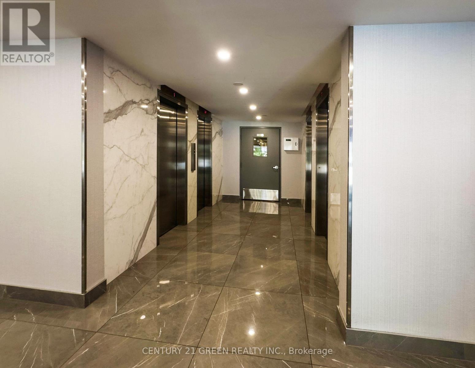 Photo 6 of Ph 3 10 Edgecliff Golfway, Toronto ON
