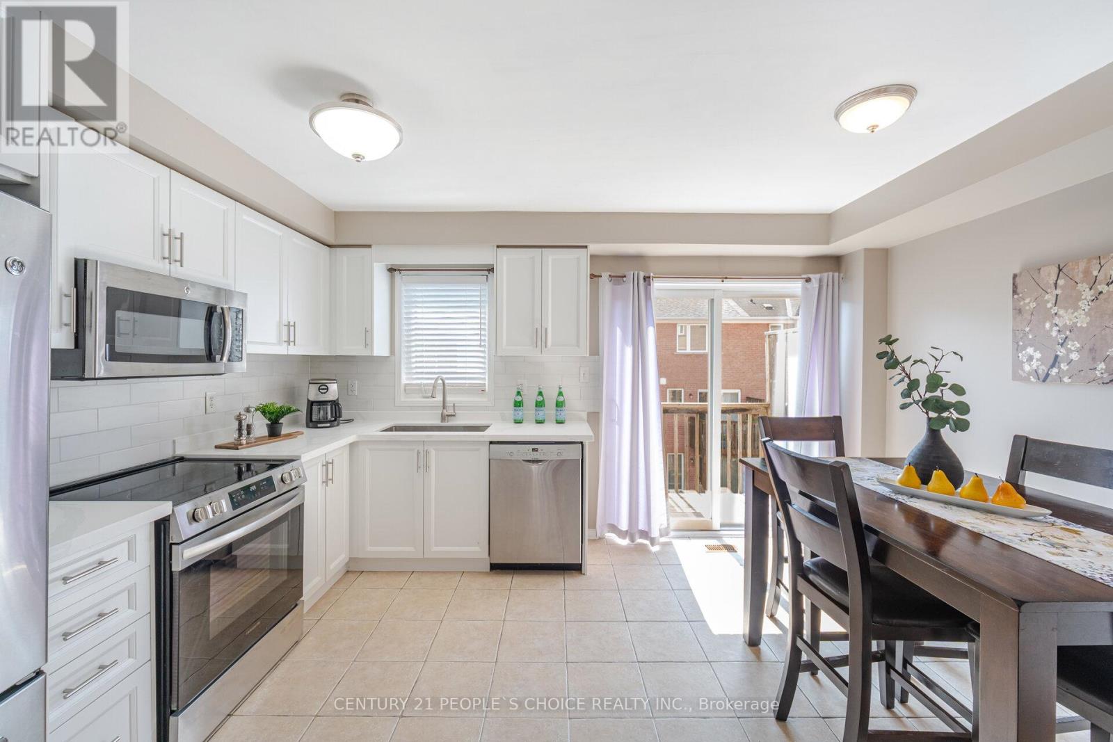 Photo 12 of 7090 Fairmeadow Crescent, Mississauga ON