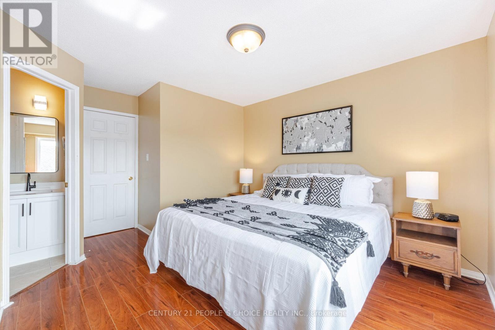 Photo 25 of 7090 Fairmeadow Crescent, Mississauga ON