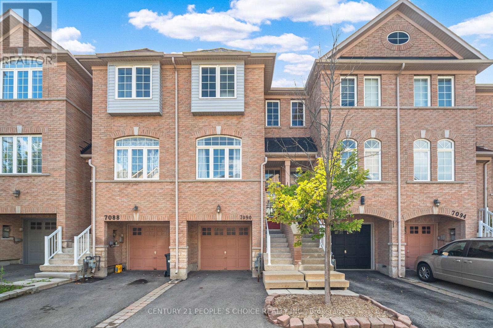 Photo 3 of 7090 Fairmeadow Crescent, Mississauga ON