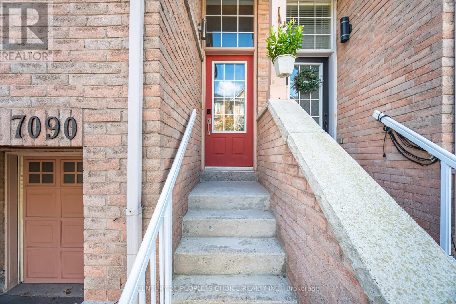 Photo 4 of 7090 Fairmeadow Crescent, Mississauga ON