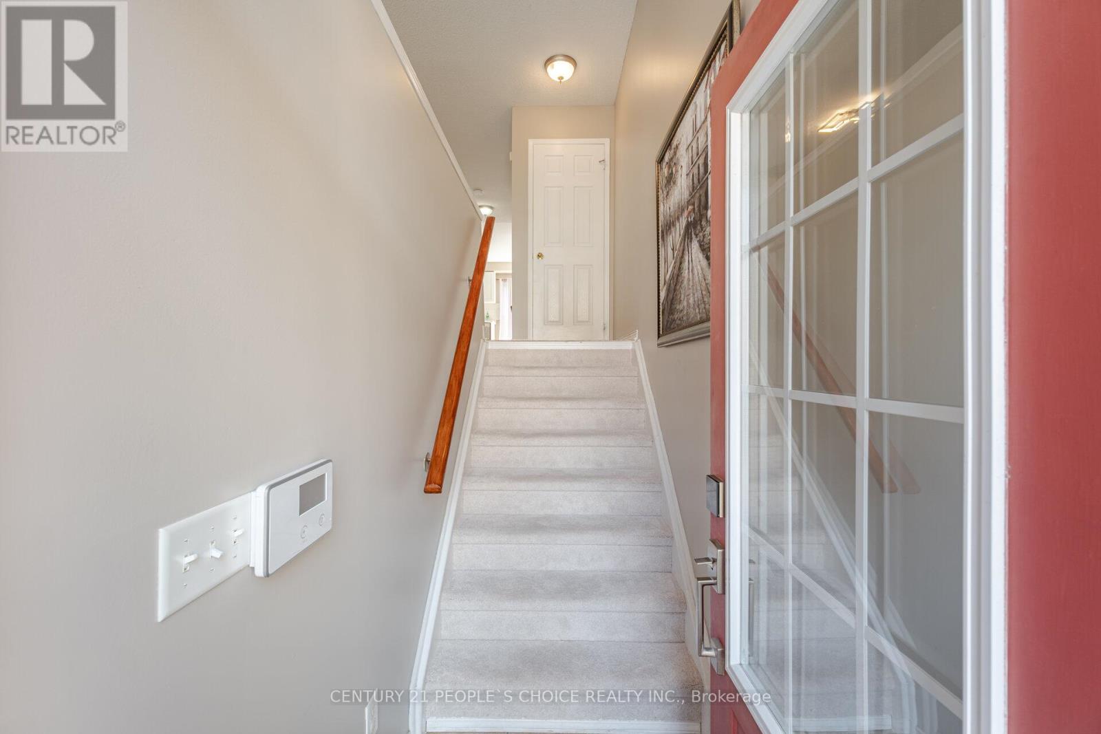 Photo 5 of 7090 Fairmeadow Crescent, Mississauga ON