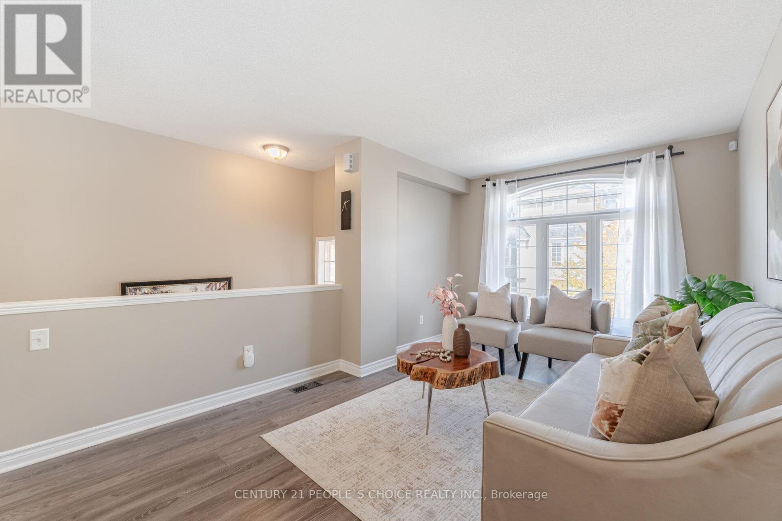 Photo 8 of 7090 Fairmeadow Crescent, Mississauga ON