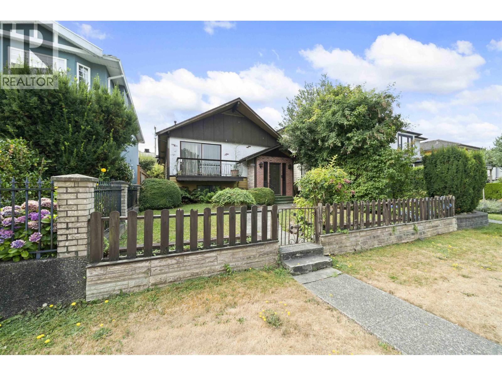 Photo 15 of 4544 Albert Street, Burnaby BC