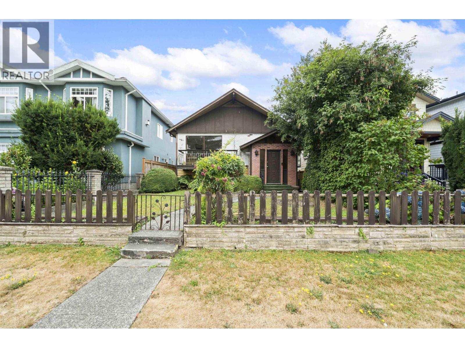 Photo 23 of 4544 Albert Street, Burnaby BC