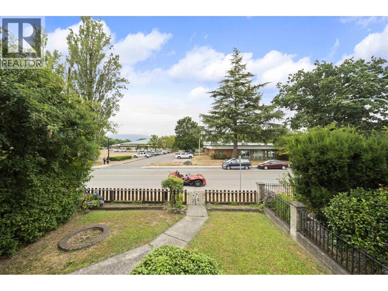 Photo 10 of 4544 Albert Street, Burnaby BC