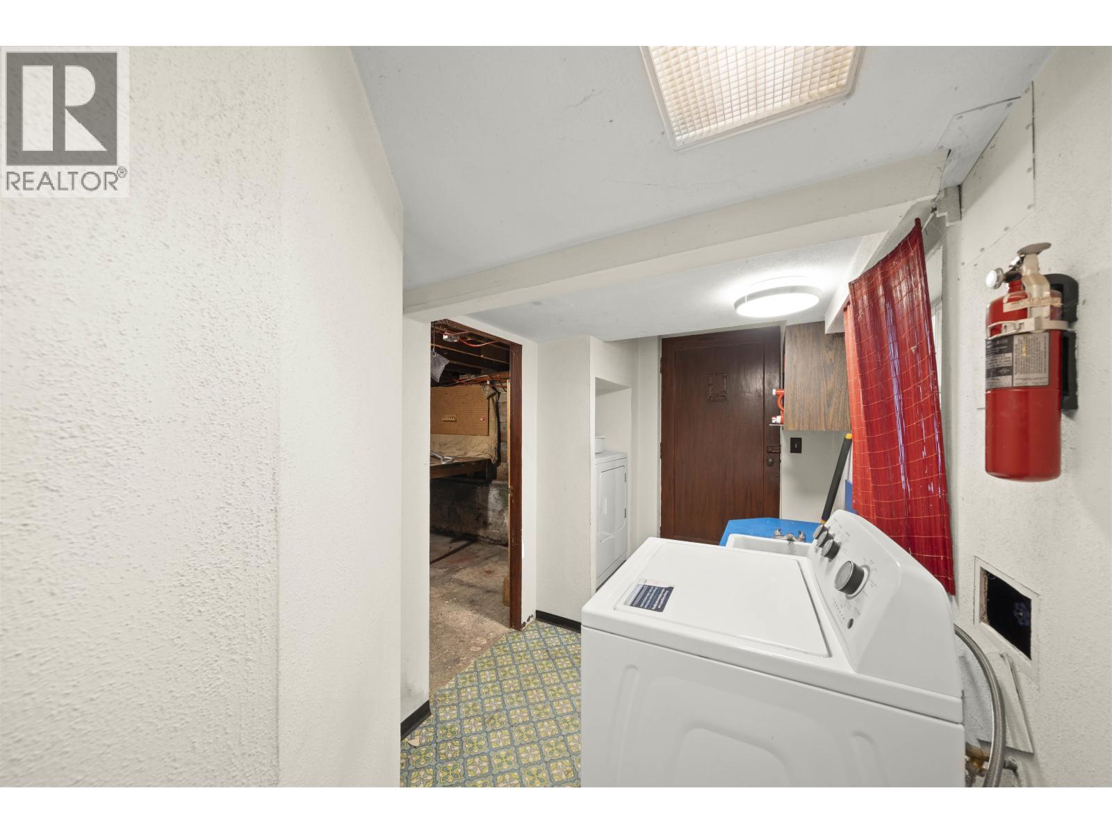 Photo 6 of 4544 Albert Street, Burnaby BC