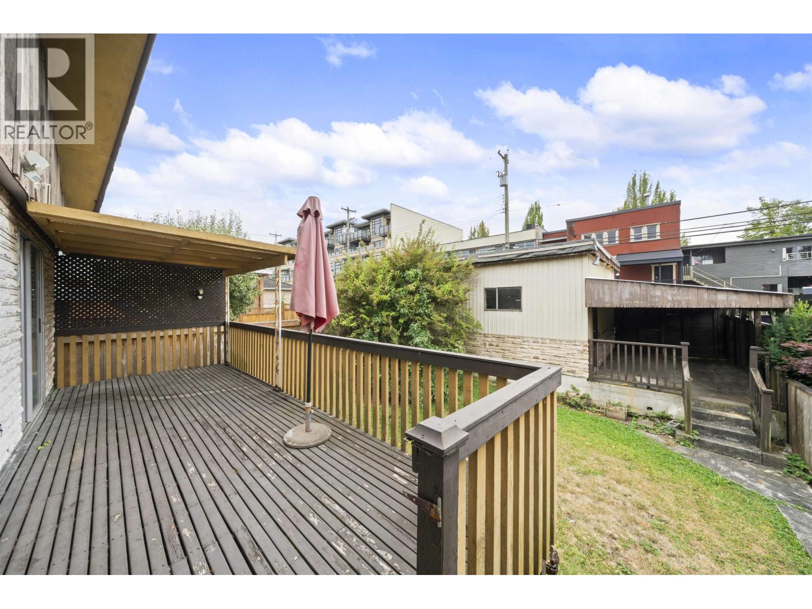 Photo 5 of 4544 Albert Street, Burnaby BC
