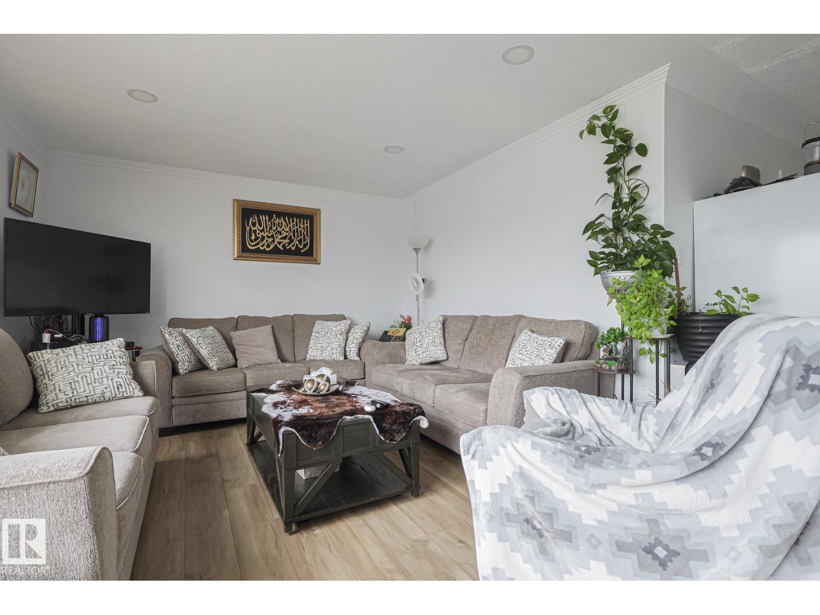 Photo 21 of 6224 136 Av Nw, Edmonton AB