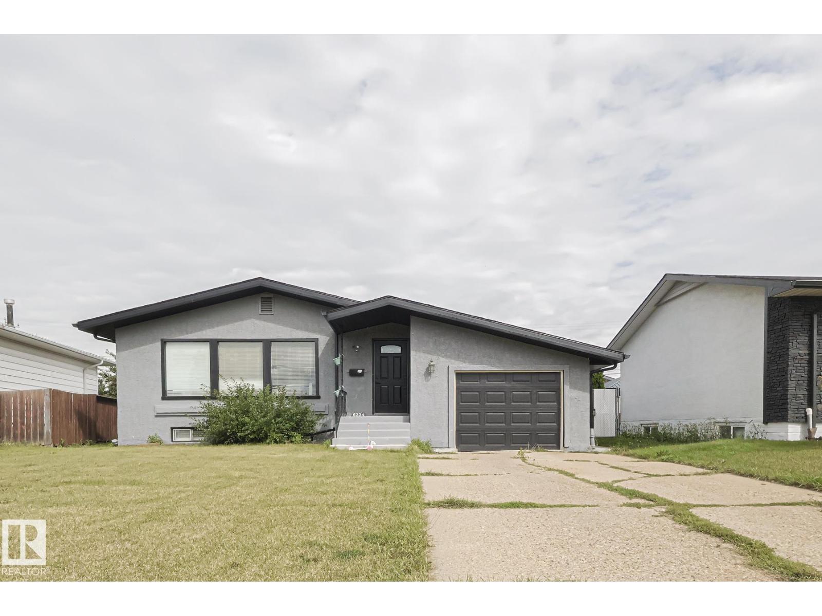 Photo 3 of 6224 136 Av Nw, Edmonton AB