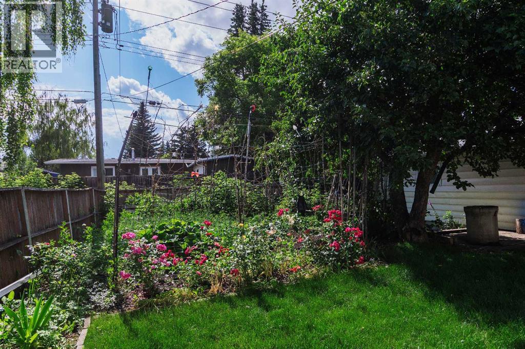 Single Family House Bungalow for Sale in  Hillgrove Crescent SW Haysboro Calgary 